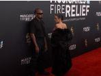 KANYE-WEST-BIANCA-Penampilan-kontroversial-Kanye-West-kiri-dan-kekasihnya-Bianca-Censori-2.jpg