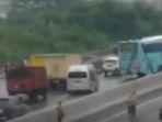 Kecelakaan di KM 59 Tol Jakarta-Cikampek, Warganet Ungkap Ada Penumpang Terpental ke Arah Berlawanan