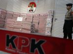 KPK-Pamerkan-Uang-Rp300-Miliar-Terkait-Korupsi-PT-Taspen_20251120_202013.jpg