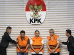 KPK-Tahan-Gubernur-Riau-Abdul-Wahid_20251105_171300.jpg