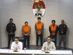 KPK-Tahan-Tersangka-OTT-di-PT-Inhutani-V_20250814_180345.jpg