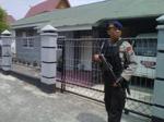 KPK-geledah-rumah-Suryani-kakak-Neneng-Sri-Wahyuni.jpg