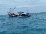 Kapal-tongkang-KM-Bintang-Muara-4.jpg