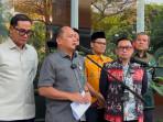 Kapuspenkum-Kejagung-Anang-Supriatna-kiri-depan-dan-Humas-PN-Jakarta-Pusat-Purwanto.jpg