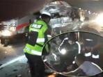 Mobil Travel Tabrak Bagian Belakang Dump Truk, Sopir & 4 Penumpang Tewas