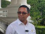 Kepala-Kantor-Komunikasi-Kepresidenan-Hasan-Nasbi-di-Istana-Kepresidenan.jpg