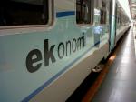 Kereta_Ekonomi_AC.jpg