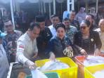 Ketua-Komisi-IV-DPR-RI-Siti-Hediati-Soeharto-bersama-Staf-Ahli-Menteri-KKP.jpg