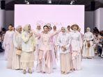 Tampilkan Ayu Dewi sebagai Muse, Kienka Brand Busana Muslim Hadir di Jakarta Fashion Week 2025