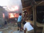 Kios-terbakar.jpg