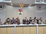 Konferensi-pers-pimpinan-KPK-periode-2029-2024-Alexander-Marwata-dkk.jpg