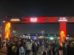 Suasana Carnaval Ancol Jelang Konser Muse, Penonton Tak Sabar Saksikan Lagu Hysteria 