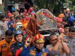 Korban-hanyut-di-Kampung-Pesanggrahan-Bogor.jpg