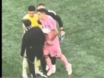 Hukuman Luis Suarez Ditambah Setelah Ludahi Muka Staf Seattle Sounders