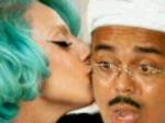 Lady-Gaga-cium-Habib.jpg