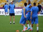 Laurent-Blanc-awasi-pemain-latian.jpg