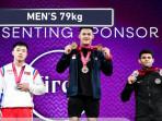 Lifter-asal-Indonesia-Rizki-Juniansyah-tengah-sukses-meraih-dua-medali-emas.jpg