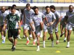 Liga-1-Persib-Bandung-Jalani-Latihan-Jelang-Hadapi-PSM_20250131_130419.jpg