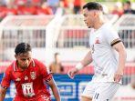 Lulinha-menggiring-bola-pada-laga-Malut-United-vs-Madura-United-di-Liga-1-20242025.jpg