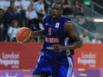 Luol-Deng-dribling-bola.jpg