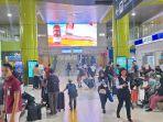 MUDIK-LEBARAN-GAMBIR-Suasana-arus-mudik-di-Stasiun-Gambir-Jakarta-Pusat-pada-Kamis-2732025.jpg