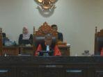 Majelis-Hakim-MK-RI-Saldi-Isra-tengah-sa.jpg