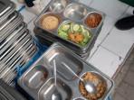 Guru Selamatkan Murid dari Menu MBG Basi, 13 Siswa Lain Terlanjur Makan dan Muntah