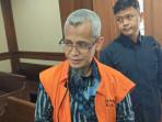 Terdakwa Investasi Fiktif Taspen Ekiawan Menangis di Sidang, Klaim Tak Ada Niat Mencuri