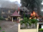 Mapolres-OKU-yang-terbakar.jpg