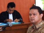 Maruli-Pandapotan-Manurung-diadili1.jpg