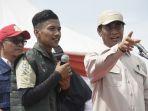 Marwan-petani-muda-bersama-Menteri-Pertanian-Amran-Sulaiman.jpg
