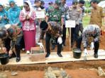 Mendes-PDT-Yandri-Susanto-melakukan-peletakan-batu-pertama-Kopdes-Merah-Putih.jpg