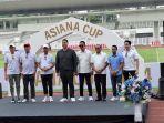 Menpora-Dito-Ariotedjo-Menteri-Perindustrian-foto-bersama-Asiana-Soccer-School.jpg