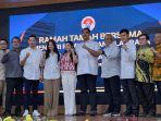 Menpora-Dito-Ariotedjo-Wamenpora-Taufik-Hidayat-foto-bersama-jajaran-staf.jpg