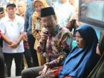 Kunjungan Kerja ke Puskesos Margakaya Karawang, Gus Ipul Pastikan Penerima BLTS Tepat Sasaran