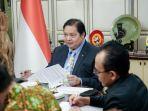 Menteri-Koordinator-Bidang-Perekonomian-Airlangga-Hartarto-melakukan.jpg
