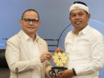 Menteri-Mukhtarudin-dan-Gubernur-Dedi-Mulyadi-Siapkan-Strategi-Baru-bagi-PMI-Asal-Jawa-Barat.jpg