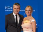 Menteri Pertahanan AS Pete Hegseth Kini Bawa Istri ke Kantor setelah Pecati Puluhan Pejabat Tinggi
