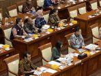 Meutya-Hafid-saat-rapat-kerja-raker-bersama-Komisi-I-DPR-RI.jpg