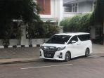 Mobil-Alphard-Prabowo-Tinggalkan-Kertanegara.jpg