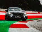 Mobil-BMW-M5-yang-dijadikan-hadiah-dalam-penghargaan-BMW-Award.jpg