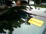Mobil-dinas-menteri-berstiker-antibensin2.jpg