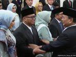 Momen-Dahnil-Anzar-Simanjuntak-menangis-saat-bersalaman-dengan-Presiden-Prabowo-Subianto.jpg