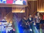 Moment-Sri-Mulyani-Indrawati-dan-Basuki-Hadimuljono-bermain.jpg