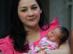 Mona-Ratuliu-melahirkan-anak-ketiga1.jpg