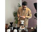 Pengunjung International Coffee Week Terpikat Cara Barista Muhammad Aga Racik Kopi