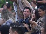 Nino Fernandez Gandeng Steffi Zamora Hadiri Pernikahan Luna Maya dan Maxime Bouttier