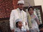 Okie-Agustina-dan-Gunawan-Dwi-Cahyo-di-pelaminan.jpg
