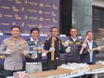 Polda Metro Jaya Bongkar Penyelundupan 1 Ton Merkuri ke Filipina, Dua Tersangka Ditangkap