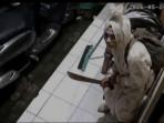 Polisi Ungkap Fakta di Balik Video Viral Pocong Bersenjata Tajam di Bandung Barat